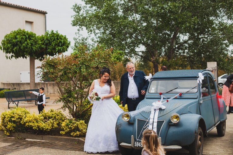 Une robe de mariée belle et utile.